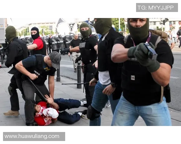 足球明星与黑帮势力交织的背后故事与影响分析